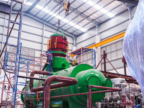 Condenser tank was lifting in power plant during construction.