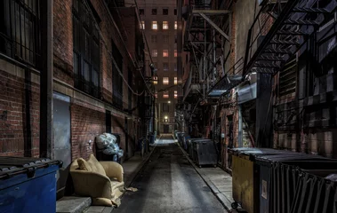 Foto op Aluminium Oude verlaten gebouwen donkere lege steeg in de stad van de nacht