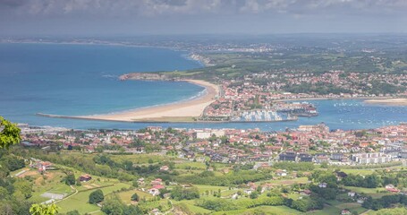 les villes de Hondarribia en Espagne et Hendaye en France