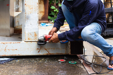 without safety gloves at work. Construction workers do not wear gloves and safety shoes to work. Workplace is not safe.