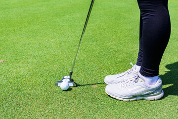 ゴルフ　グリーン　パッティング　【 アウトドア スポーツ の イメージ】