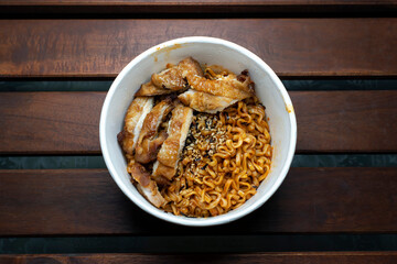 bowl of grilled chicken ramyeon