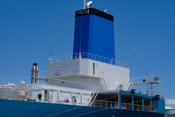 船舶の船尾、煙突