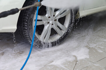 Washing a car wheel