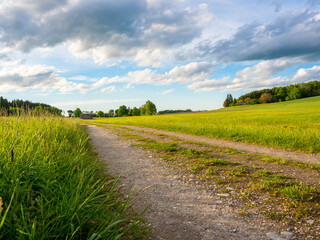 Sonnenuntergang in Bayern im Frühsommer 