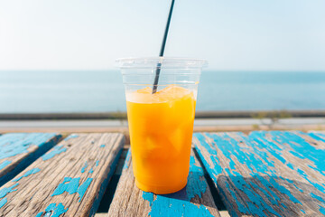 オレンジジュース　夏　海