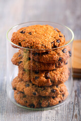 Chocolate chip crispy cookies