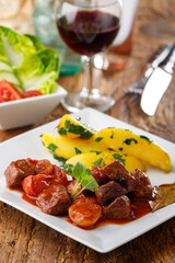 greek stifado meat stew
