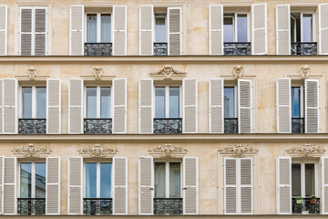 Paris, beautiful facade in the Marais, detail of the windows
- 439026096