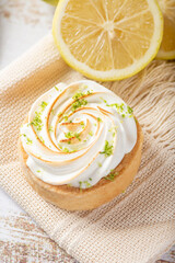 LEMON PIE WITH A LEMON BEHIND