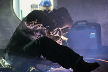 Repair welding  storage tank bottom plate