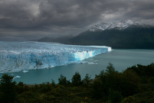South America. Argentina.  Patagonia. Santa Cruz Province..Parque Nacional de los Glaciars (Glaciers National Park).Andes Mountains. Lake Argentino.  Glacier PERITO MORENO..Photo: ANGELO CAVALLI