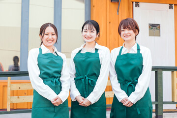 カフェ・飲食店・喫茶店・レストラン・雑貨屋などの店舗スタッフ
