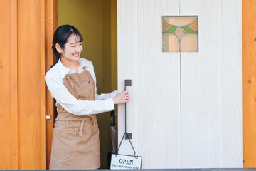 カフェ・飲食店・レストラン・雑貨屋などの従業員・オーナー
