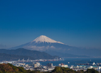 清水港と富士山