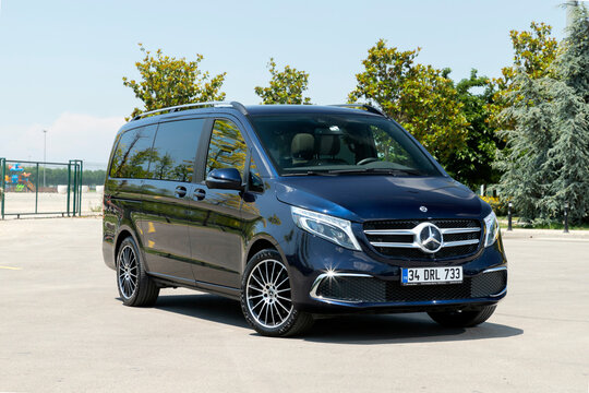 Mercedes-Benz combines comfort and luxury with V 300 d. It is a business-class MPV.
