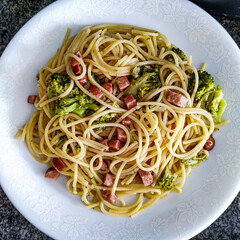 spaghetti with brocolis