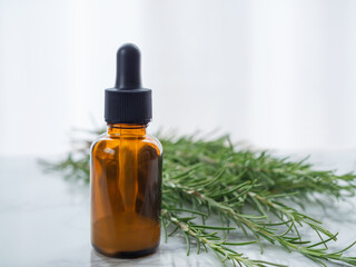 ローズマリーとアロマオイル