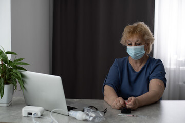 Female patient refusing to sign consent form for coronavirus vaccine