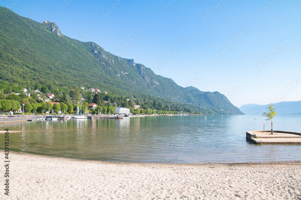 Wall mural plage du bourget du lac