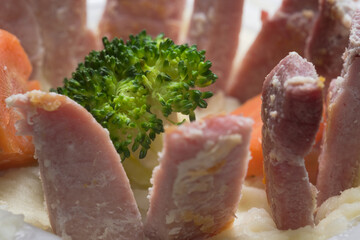 Mix of ready meals and cooked frozen vegetables, evening meal