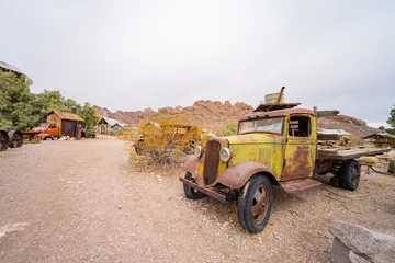 Raamstickers Abandoned car of the Nelson Ghost Town © Kit Leong