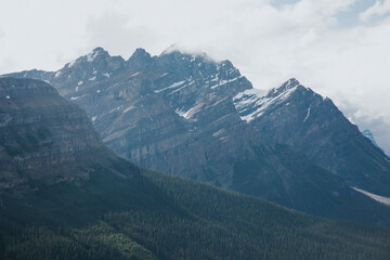 Naklejka premium mountains and clouds
