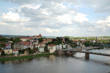 Fototapeta na wymiar Blick über die Elbe nach Meissen Vorbrücke