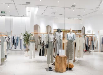 Foto op Plexiglas Women's fashion store in the shopping center © onlyyouqj