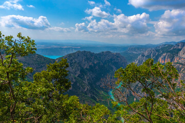 Obraz premium arrivée sur le Lac de Sainte Croix par les gorges du Verdon