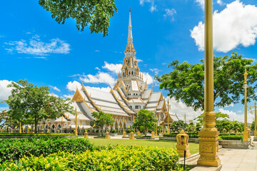 Obraz premium Royal Monastery of Wat Sothon Wararam Worawihan. It is Buddhist temple in Chachoengsao, Thailand, Southeast Asia.