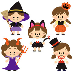 仮装をする子供たち