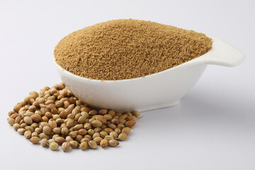 coriander powder with coriander seeds