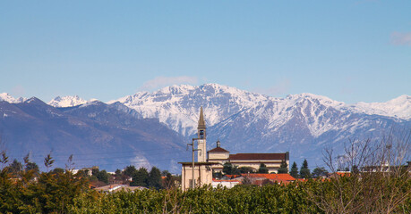 chiesa in montagna 