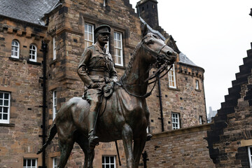 Fototapeta premium Earl haig statue edinburgh castle