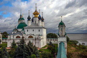 Fototapeta na wymiar View to Spaso-Yakovlevsky monastery, city of Rostov, Russia. Established in 1389