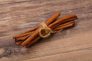 Aroma Cinnamon stick heap isolated