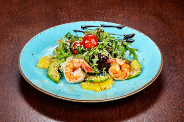 Salad with prawn and avocado