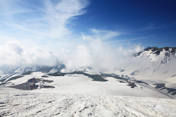 室堂山より室堂平を望む