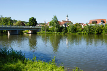 Fototapeta na wymiar Sigmaringen-Laiz (Hohenzollern) an der Donau. Oberes Donautal.