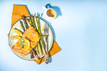 Grilled salmon with asparagus