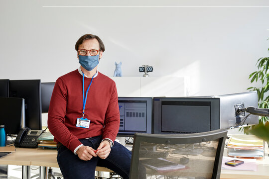 Big data analyst in the office