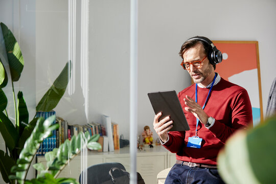 Big data analyst using tablet
