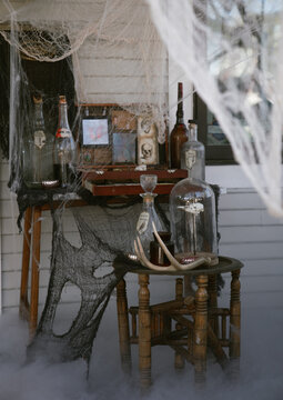front porch halloween decor 