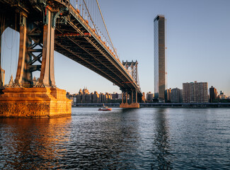 Fototapeta na wymiar city bridge and city skyline Manhattan New York usa panorama sea river 