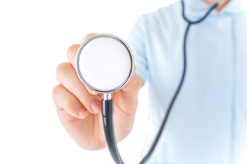 診察をするナース