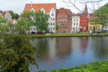 Fototapeta premium Entlang der Trave in Lübeck