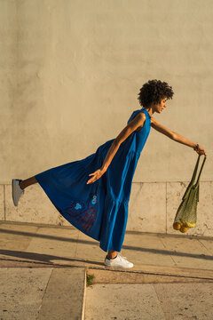 Side portrait in balance
