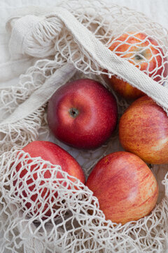 Reusable bag with apples