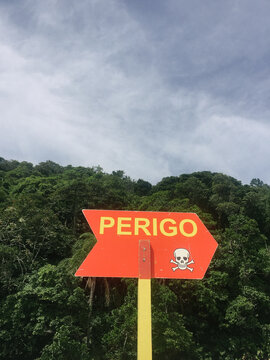 Perigo! Danger! at the beach
